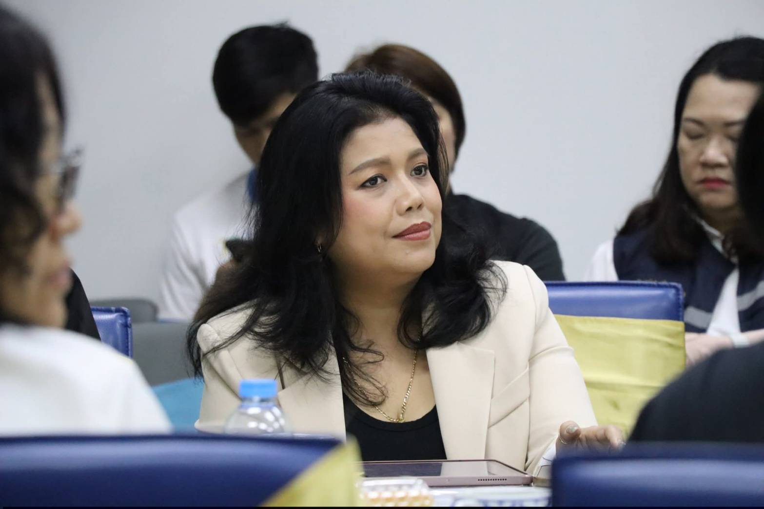 title - สำนักแผนงานและโครงการพิเศษ กระทรวงเกษตรและสหกรณ์ ร่วมกับผู้แทนหน่วยงานภายในสังกัดกระทรวงเกษตรและสหกรณ์, ผู้อำนวยการศูนย์ส่งเสริมและพัฒนาอาชีพเสริมนอกภาคการเกษตร เข้าร่วมประชุมหารือและลงพื้นที่แปลงนาภายในศูนย์ส่งเสริมและพัฒนาอาชีพเสริมนอกภาคการเกษตร เพื่อเตรียมความพร้อมในการจัดกิจกรรมจิตอาสา กระทรวงเกษตรและสหกรณ์ 